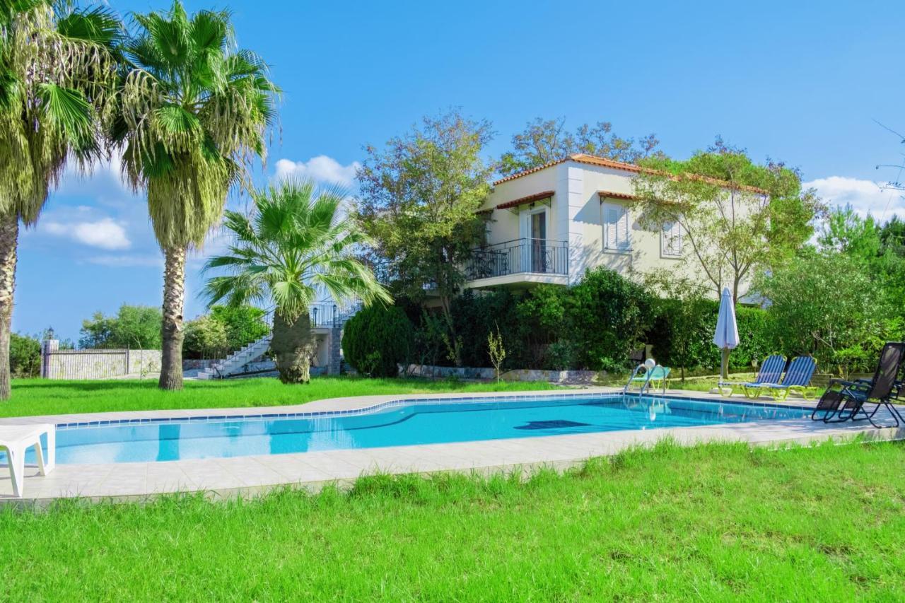 Vila Afroditi In Chania Near Airport With Private Pool, Free Wi-fi, Souda Bay Views, Garden Oasis *
