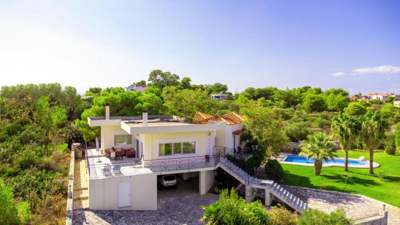 Vila Afroditi In Chania Near Airport With Private Pool, Free Wi-fi, Souda Bay Views, Garden Oasis Kounoupidhianá