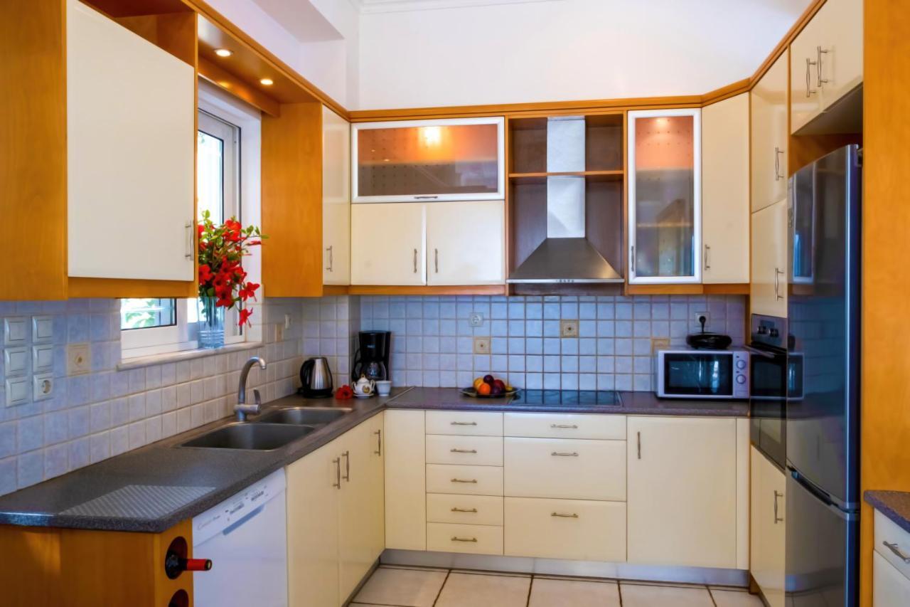 Vila Afroditi In Chania Near Airport With Private Pool, Free Wi-fi, Souda Bay Views, Garden Oasis *