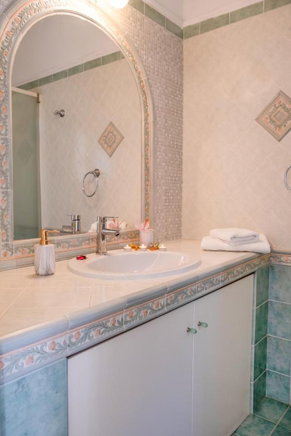 וילה Afroditi In Chania Near Airport With Private Pool, Free Wi-fi, Souda Bay Views, Garden Oasis Kounoupidhianá